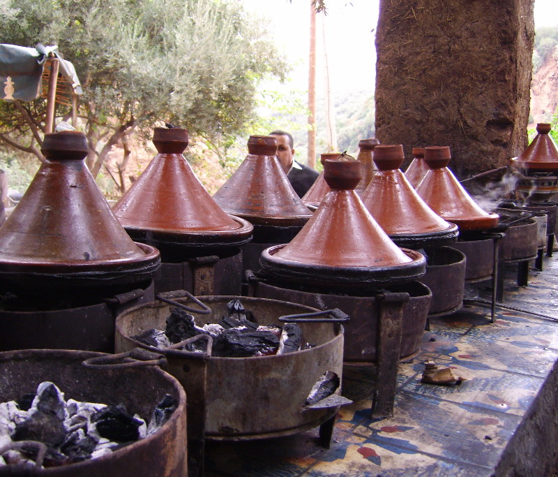 Marokko: Tajine-Küche am Ouzoud Wasserfall im Atlas