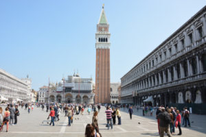 Markus Platz in Venedig mit Campanile Glockenturm