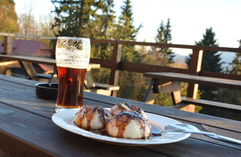 Dumplings with chocolat sauce - energy for hungry hikers in the Slovak Mala Fatra