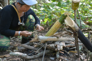 Bergtour in Thailands Wäldern - Mittagsrast beim Trekking