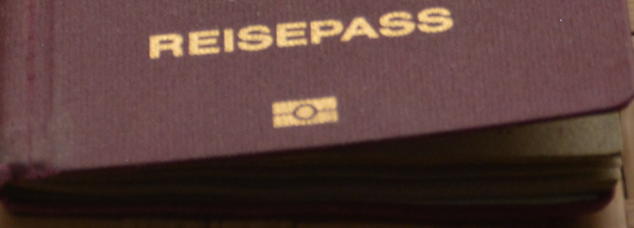 RFID-chipped passport - Risk oft Identity theft