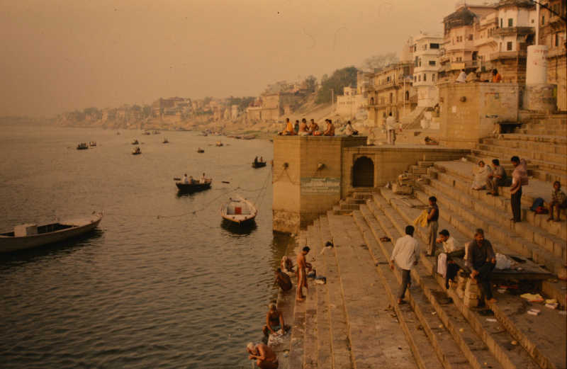 Indien: Ghats  am Ganges in Varanasi (Uttar Pradesh)