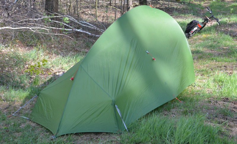 light weight tent Taurus rear side - small load for hikers or cyclists