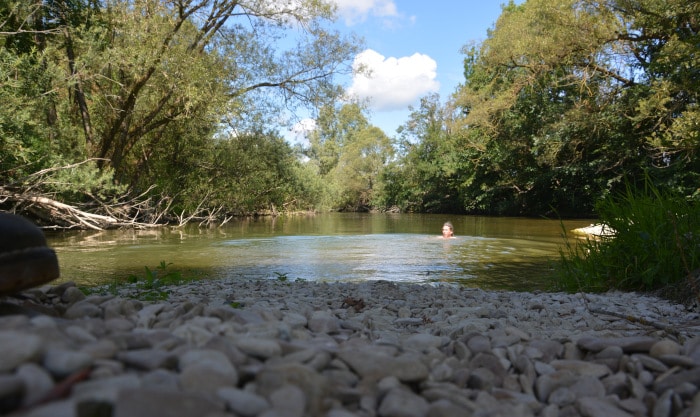 Frankreich - Radtour:  Bad im Fluß zur Abkühlung und Reinigung