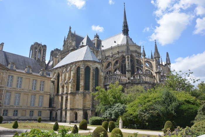 Reims Kathedrale Notre Dame - die Krönungskirche der Könige Frankreichs - Radtour in der Champagne