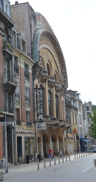 Ein Jugendstil - Kino mit dem Namen Opera wird schnell mit der Oper Reims verwechselt