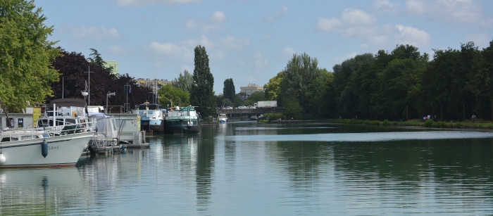 Leisure port in Reims at Canal de l'Aisne a la Marne