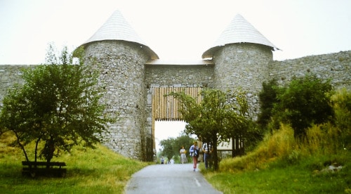 southeast - Europe-Tour Summer 89 -  Devin Castle