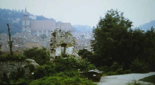 Reste der Stadtmauer, Schwarze Kirche Brasov / Kronstadt Siebenbürgen, Sommer 1989