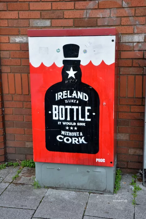Ireland would sink without a Cork - grafitty im Zentrum von Cork City