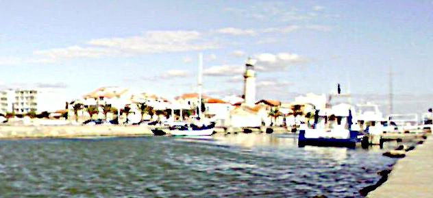 Flußboot in Frankreich Hausboot - Liegeplatz  Le Grau du Roi, Camargue