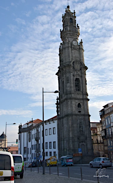Attraction Torre dos Clérigos, best viewpoint in Porto