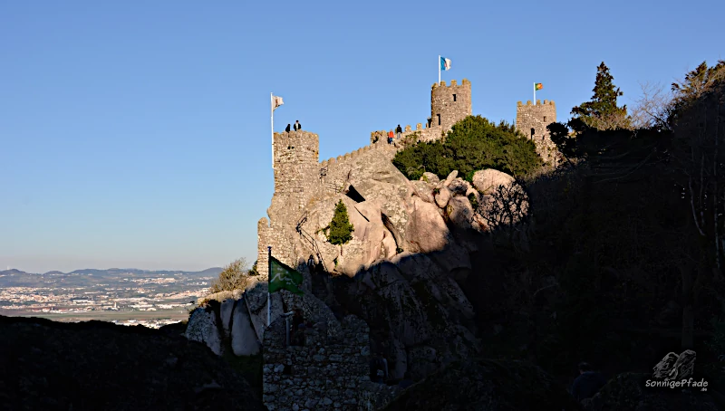 Portugal: Maurische Festung in Sintra - Attraktion auf den Bergen über der Stadt
