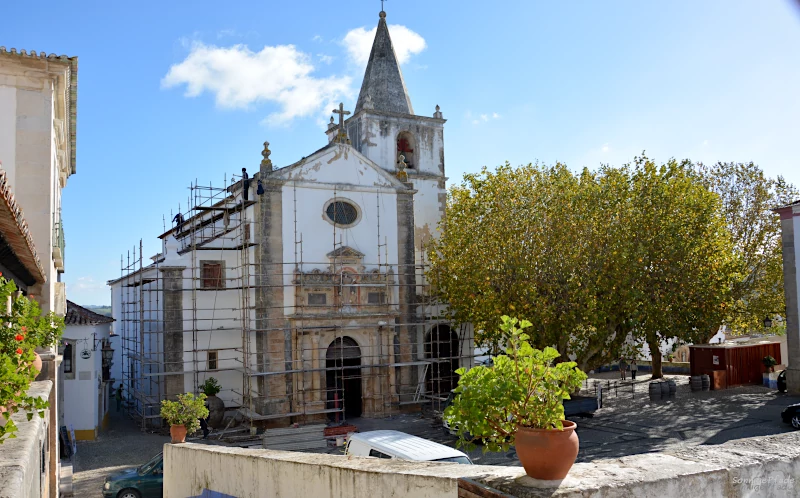Óbidos Sehenswürdigkeit: die  Kirche Santa Maria 