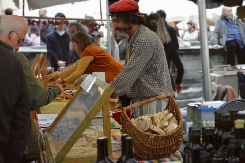Backstand auf dem Wochenmarkt Santo Spirito in Florenz