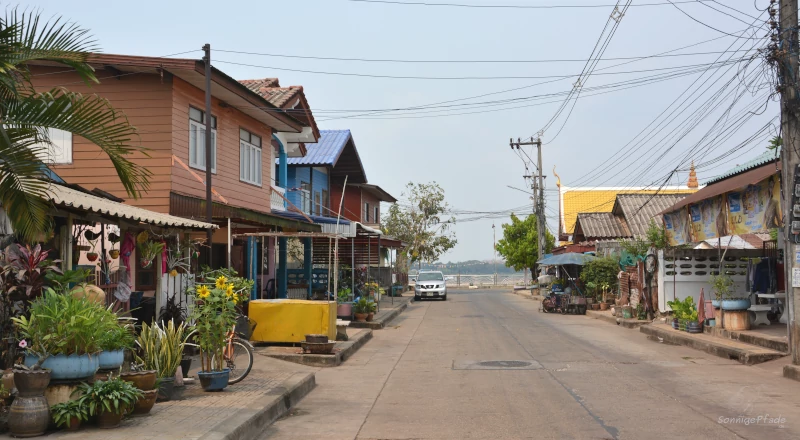 Suburban settlement in Nong Khai at Mekong river, Nordost - Thailand
