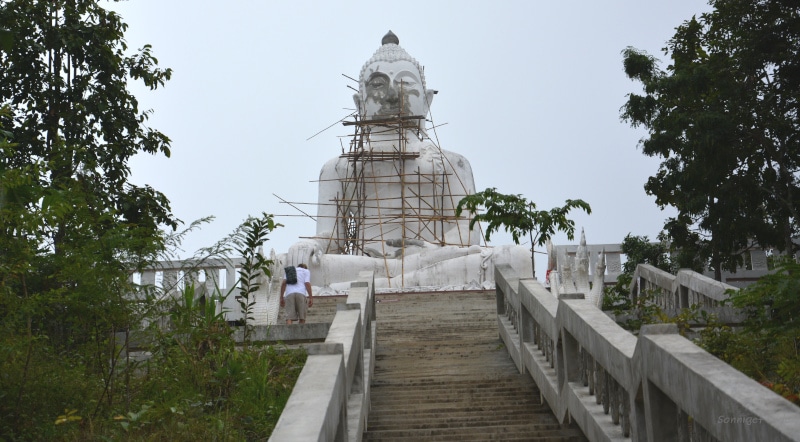 North of Thailand: Wat Mae Yen - white Buddha in the mountains
