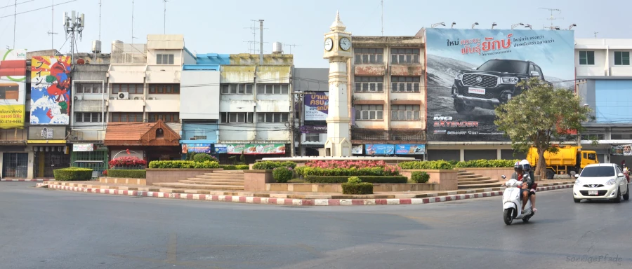 Phitsanulok Uhrturm an der Paya Lithai Road