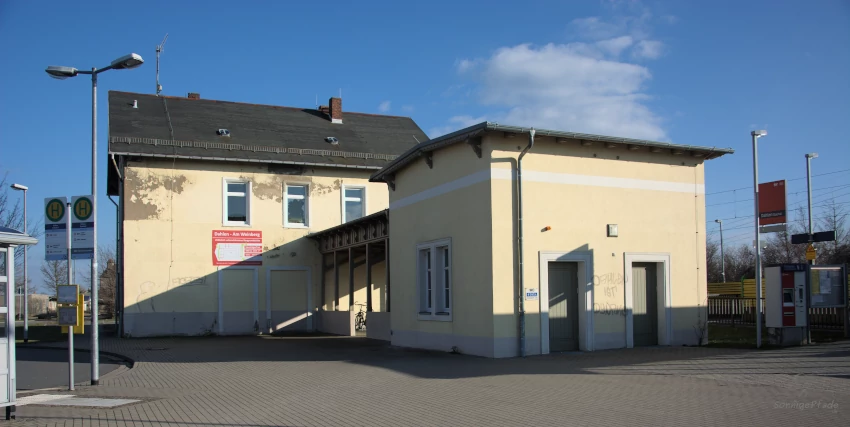Dahlen (Sachsen) train station