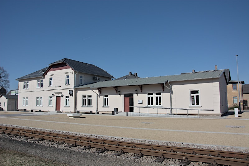 Sehenswürdigkeit Bahnhof Mügeln - Gebäude als Ausstellung Geoportal Porphyrland