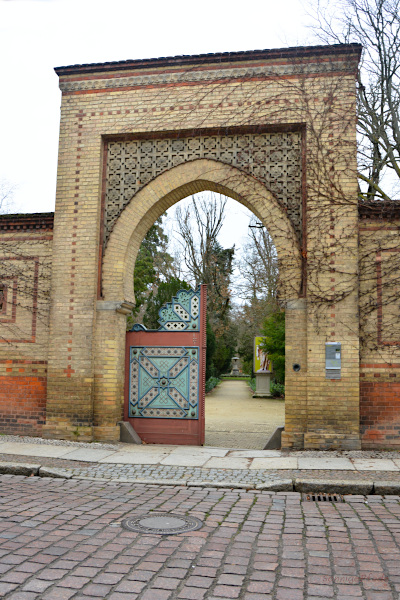 Orientalisches Portal zum Tempelgarten Neuruppin