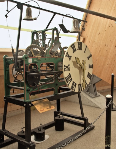Ausstellung im Jahrtausendturm: Mechanisches Uhrwerk einer Magdeburger Turmuhr