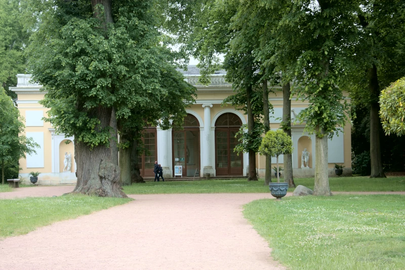The "Küchengebäude" (Kitchen building) houses the Worlitz Garden Information vor visitors and a Restaurant