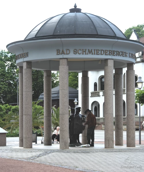 Der Bad Schmiedeberger Quellbrunnen - Pavillon