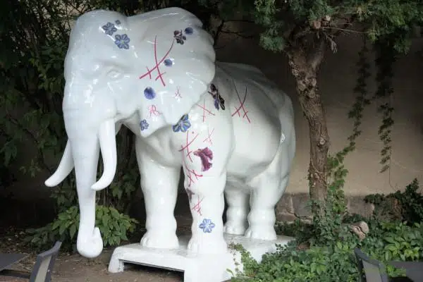 Saxonian Art: Elephant made from Meissen Porcelain