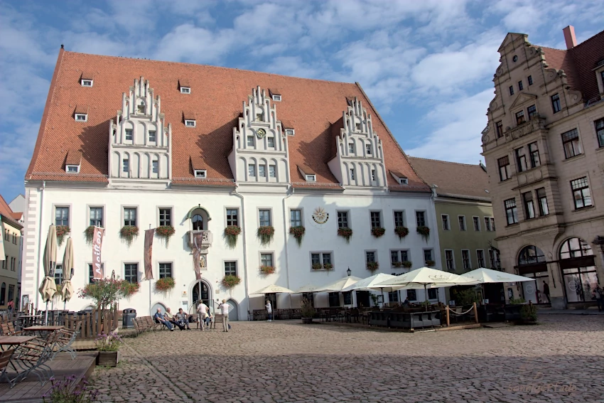 Historische Sehenswürdigkeit in der Porzellanstadt an der Elbe: Renaissance Rathaus Meißen