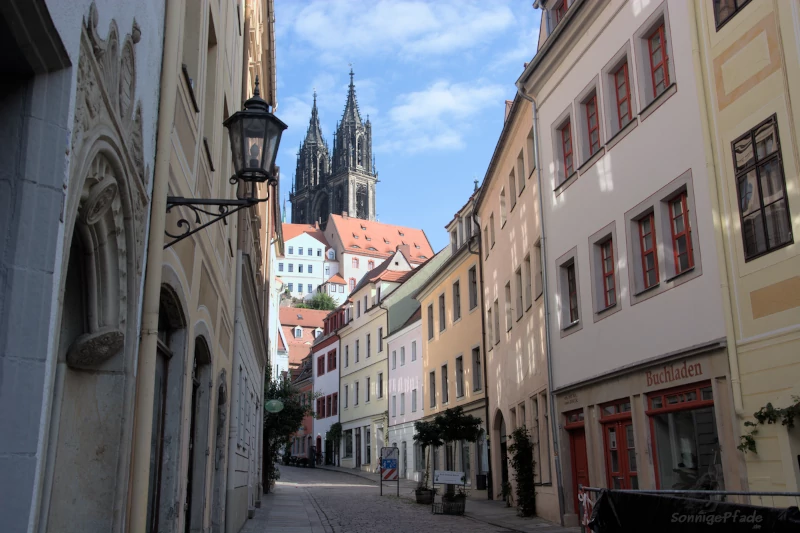 Bergstraße with view to the Cathedral