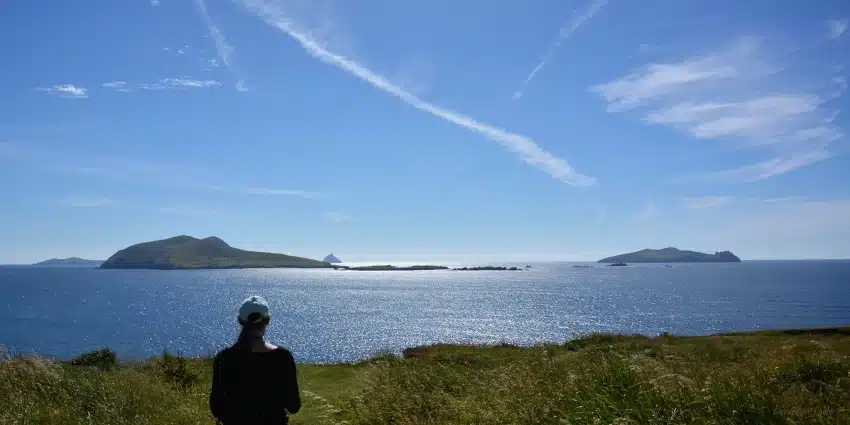 View to the Great Blasket Islands in front of the irish wild atlantic coast
Blick zu den Great Blasket Islands vor der irischen Westküste