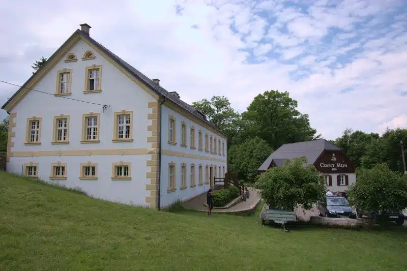 Czerniawa Zdrój: Czarci Mlyn - die Teufelsmühle in Bad Schwarzbach