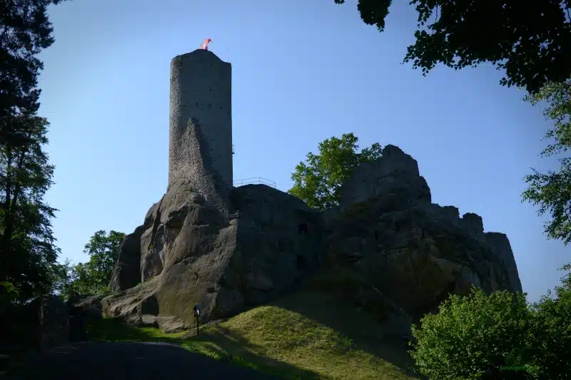 Burg Frýdštejn – Echte Ritterburg im Paradies