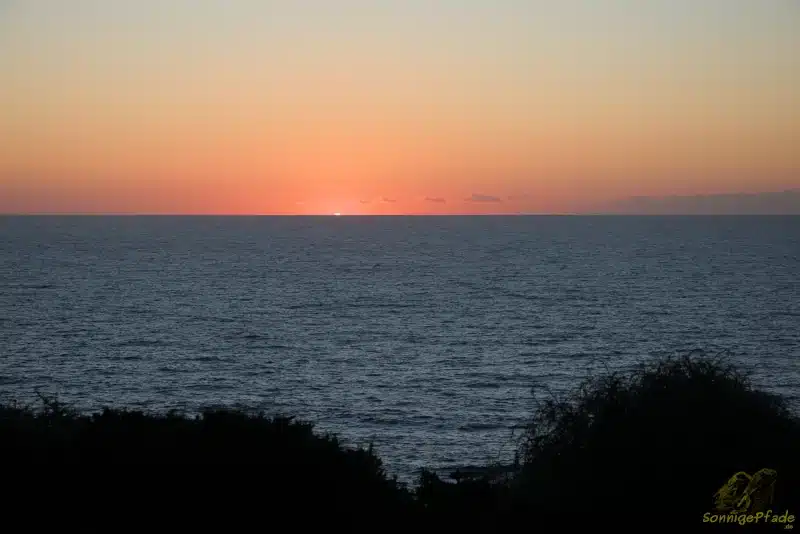 Sonnenaufgang über dem Atlantik an der Algarve
