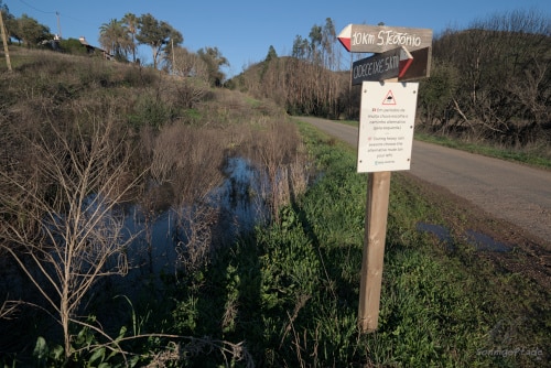 Hinweis auf Alternativroute wegen Hochwasser auf dem Caminho historico bei Sao Teotonio